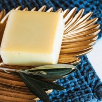 Savon surgras "OLIVE - CEDRE" Essentiel "Sabou" 90g – Image 3